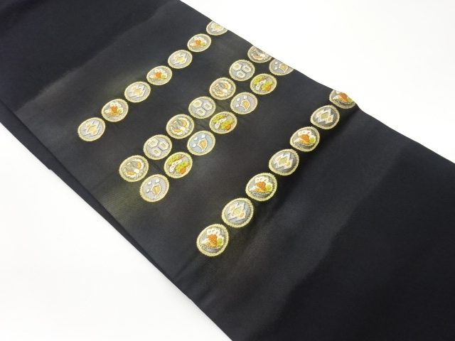 丸に鶴・宝・蝶模様織出し名古屋帯